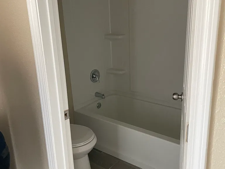 521-523 Homewood Pl #521 — Photo 4