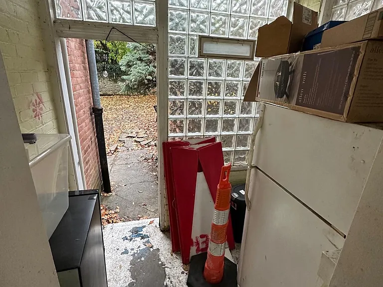 435 Ada St — Photo 18
