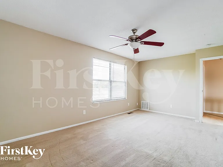 6266 Glencairn Cir — Photo 9