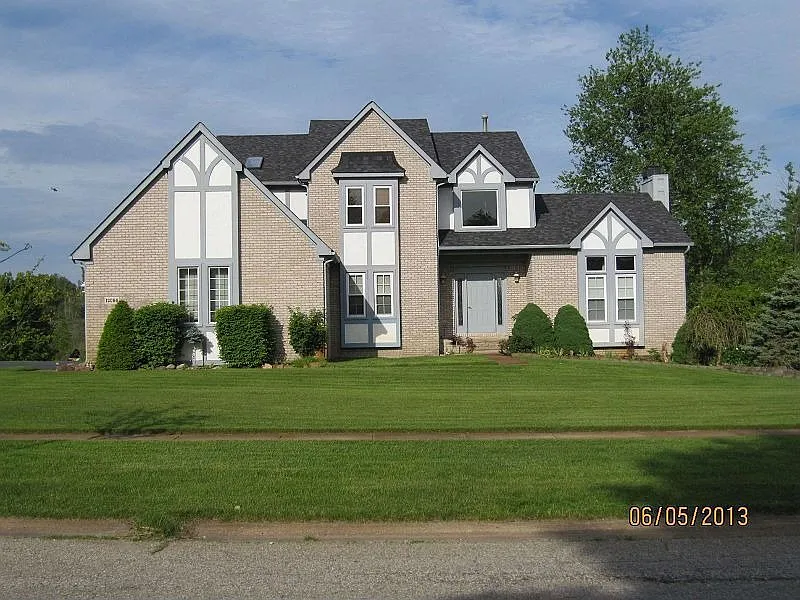 13064 Pembrooke Cir photo 1