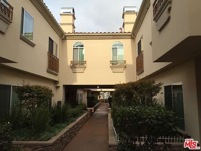 2nd image of 422 S Lake St APT 101