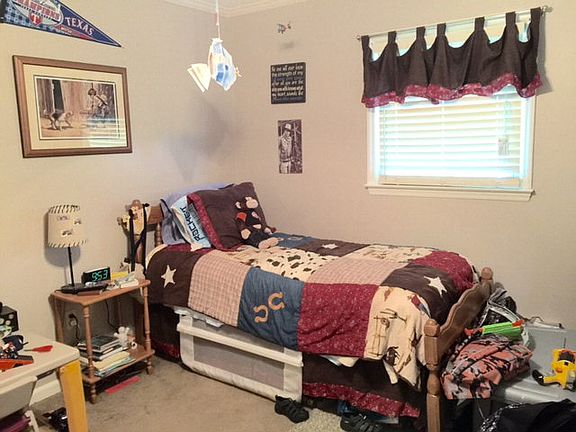 4th image of 386 Cloverdale Ln