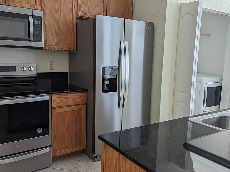 Kitchen, stailess Steel appliances