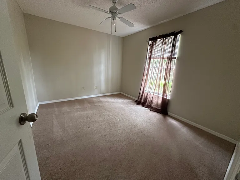18409 Canary Ln — Photo 12