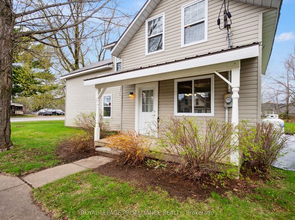 6 Clement St, Addington Highlands, ON K0H 1P0