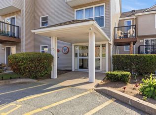 75 Collins Grv #107, Halifax, NS B2W 6B3