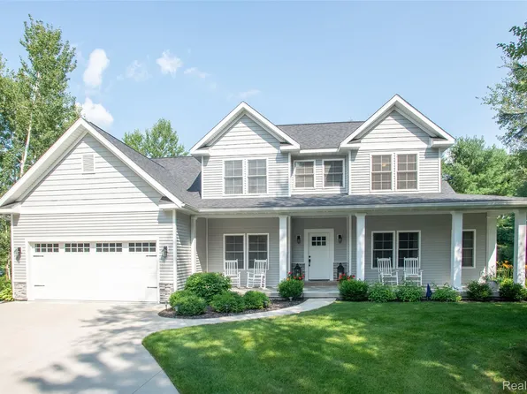 2140 N Five Mile Rd, Midland, MI 48642