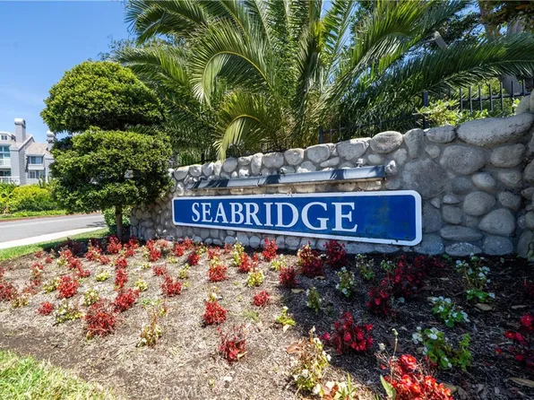 20301 Bluffside Cir APT 211, Huntington Beach, CA 92646