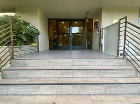 2332 Fox Hills Dr, Los Angeles, CA