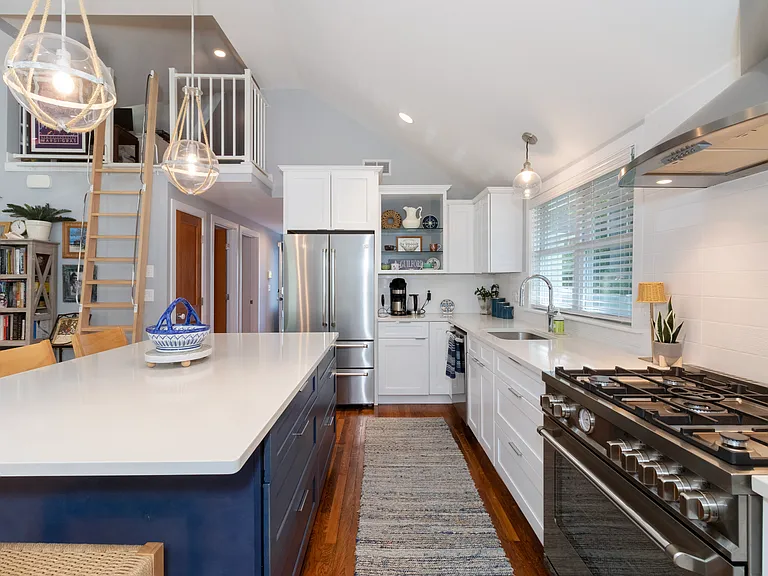 98 Union St — Photo 13