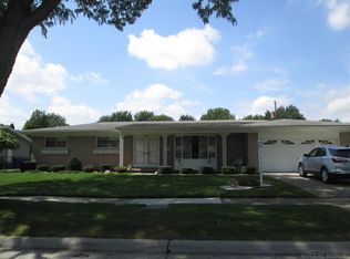 32495 Coventry Pl, Warren, MI 48093