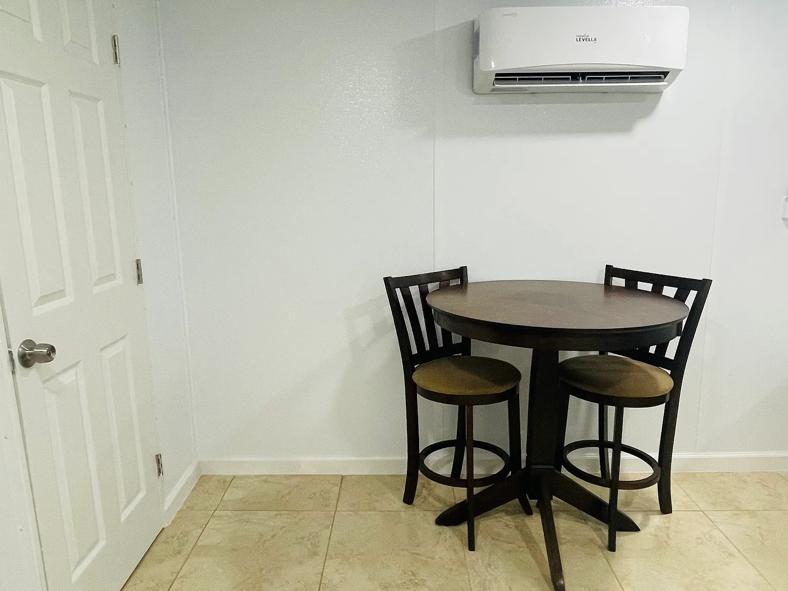 Studio, 600 sqft, $1,300 — Photo 2