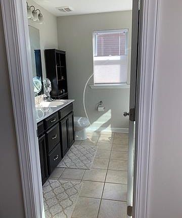 4th image of 113 Farmers Folly Dr
