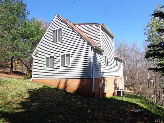 2nd image of 102 Holiday Bob Ct