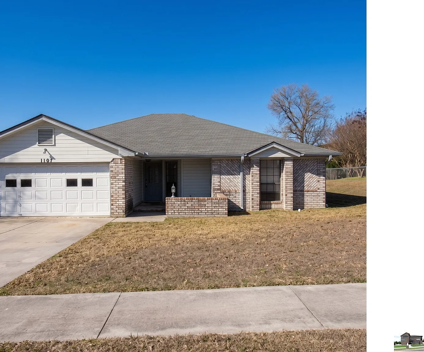 3 bed, 2.0 bath, 1409 sqft, $1,450 — Photo 1