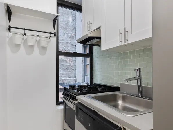 55 Delancey Street image 1 of 7