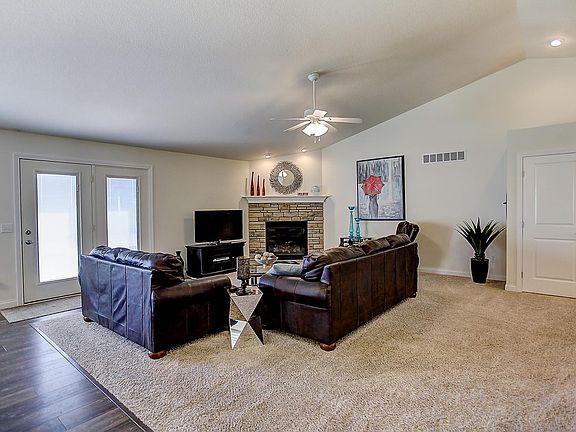 4th image of 505 Palm Dr