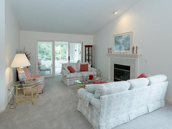1557 Skylark Court-104