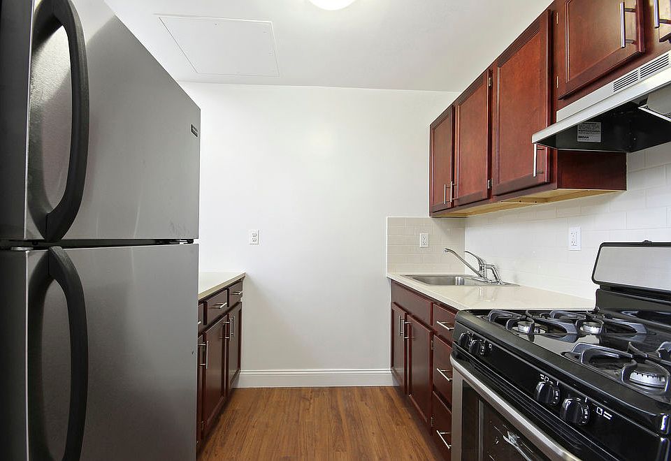 2nd image of 365 Jay St #3C