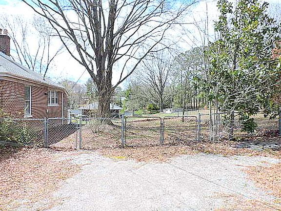 5th image of 2947 N Main St