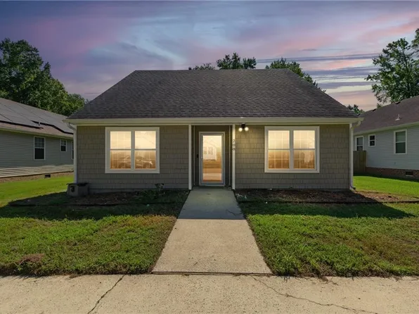 208 Widgeon Ct, Suffolk, VA 23434