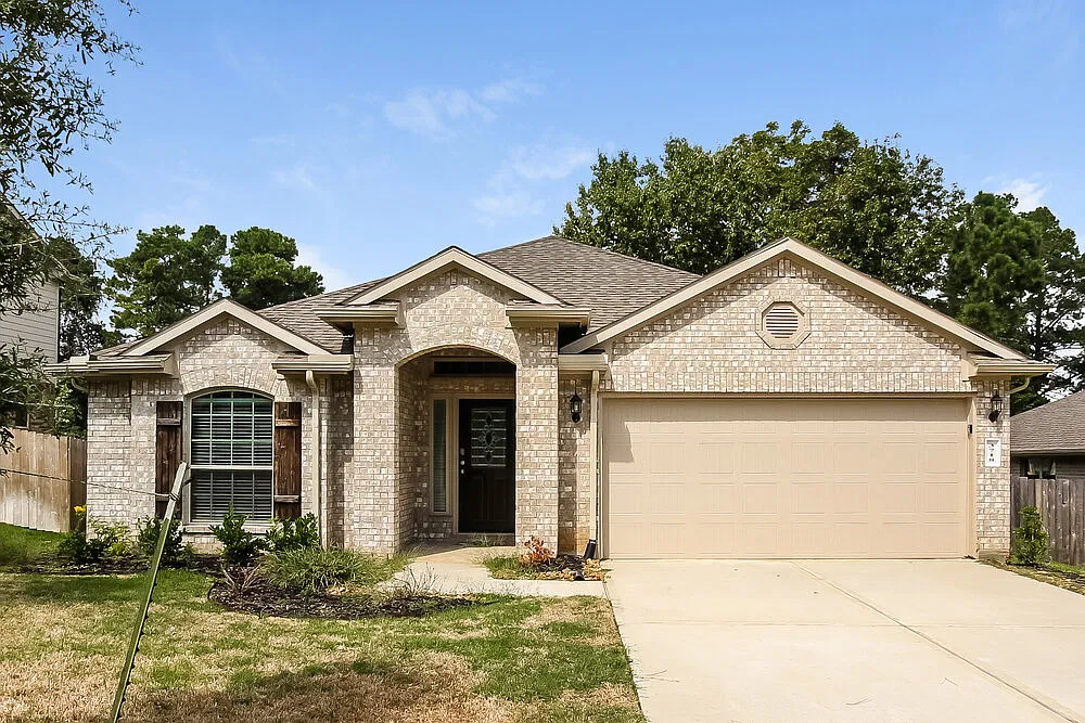 3 bed, 2.0 bath, 1853 sqft, $2,205 — Photo 1