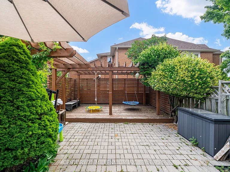30 Queensmill Ct — Photo 48