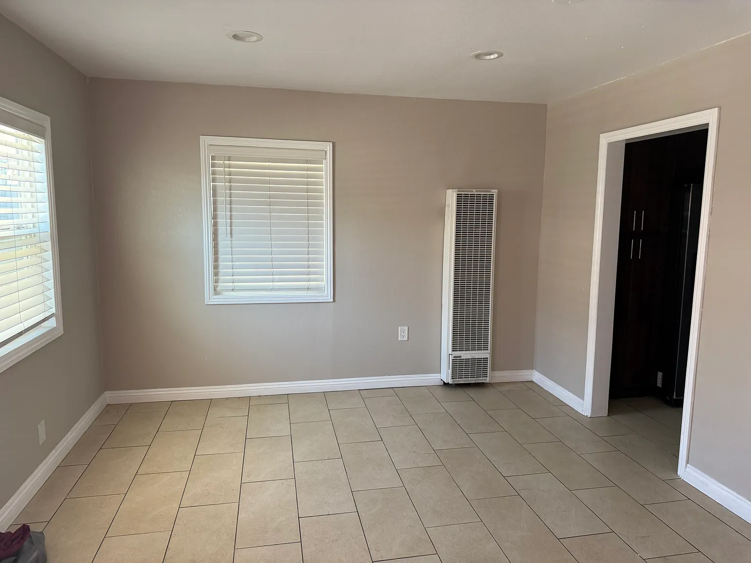 4 bed, 1300 sqft, $3,400 — Photo 2