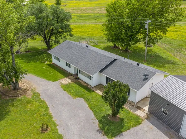 6415 N Highway 96, Lavaca, AR 72941