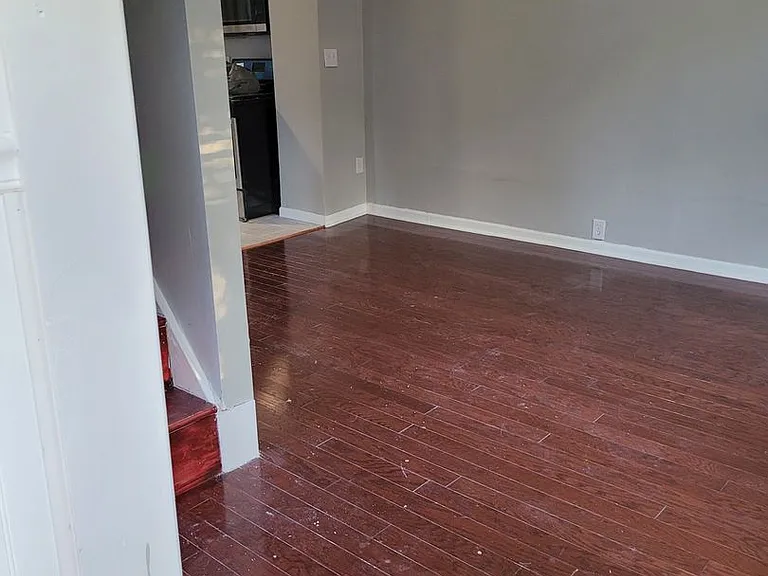 1521 S Komensky Ave — Photo 8