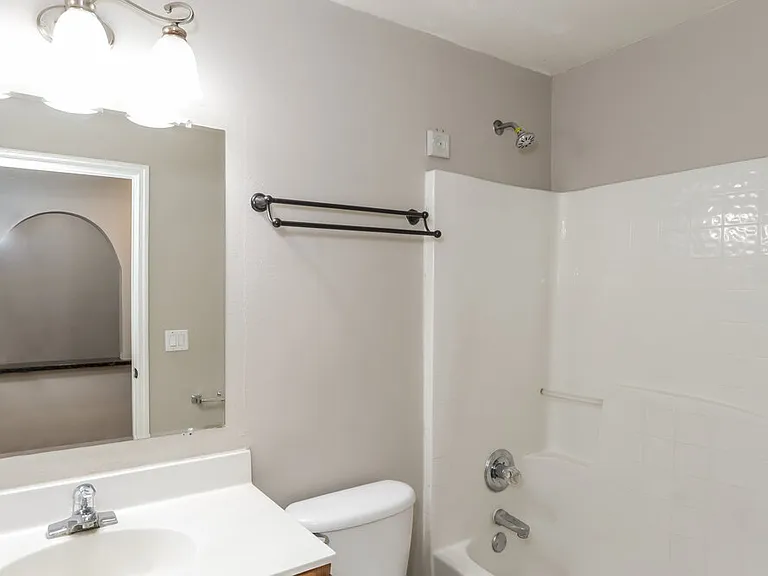 25213 Hyde Park Blvd — Photo 15
