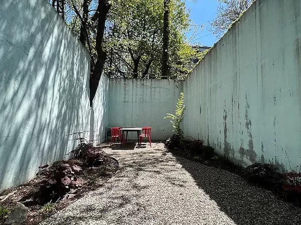 290 Bleecker Street image 25 of 29