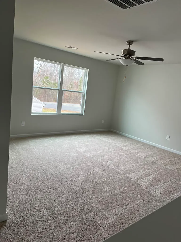 4 bed, 2407 sqft, $2,390 — Photo 2