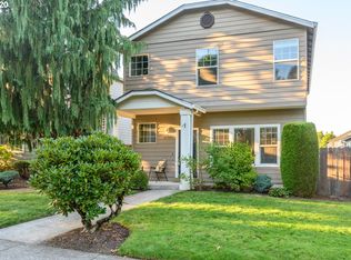 20575 NE Fairview Lake Way, Fairview, OR 97024