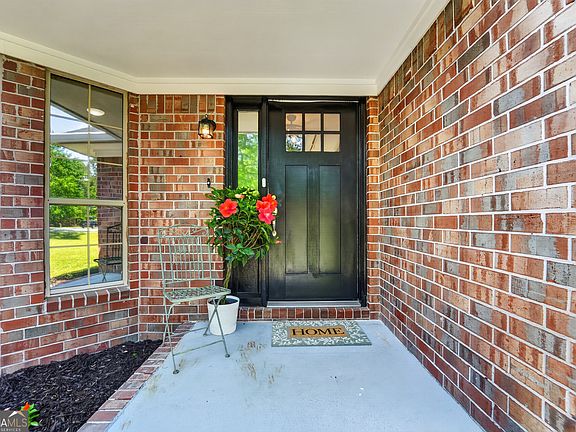 4th image of 420 Willowpeg Way