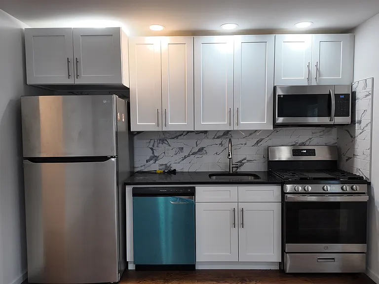 1259 Howard Ave #1259 — Photo 2