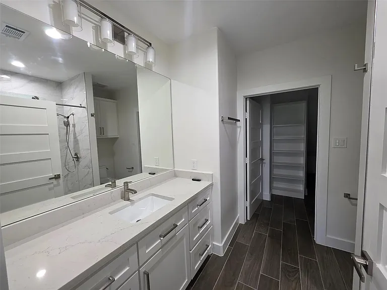12255 Trail Hollow Dr — Photo 3