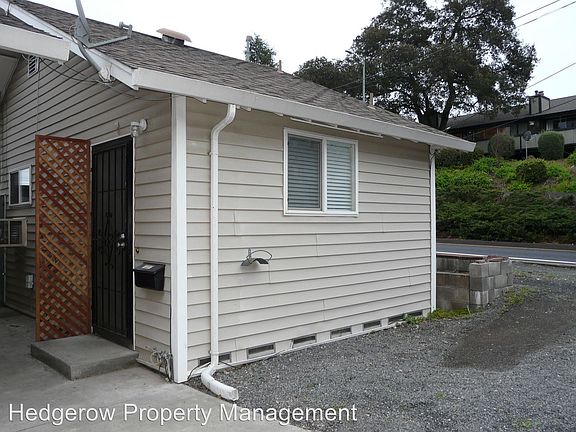 3rd image of 1057 East Ave