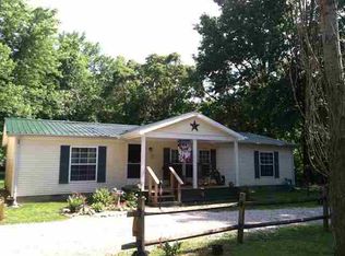 101 1/2 Archer Ave, Marshall, IL 62441
