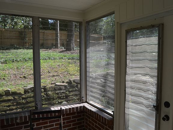 3rd image of 3512 N Georgetown Dr