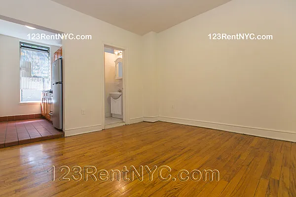 Rented by Chartwell Manhattan Realty | media 3