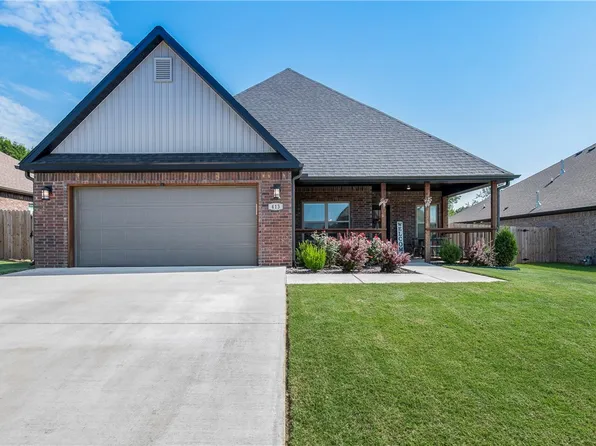 413 Ramsey St, Gentry, AR 72734