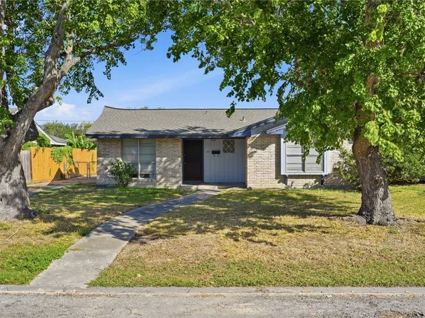 109 Rice Dr, Portland, TX 78374