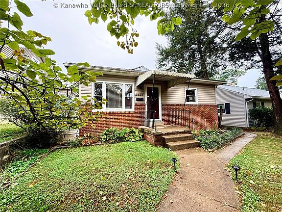 2nd image of 1428 Edwards St