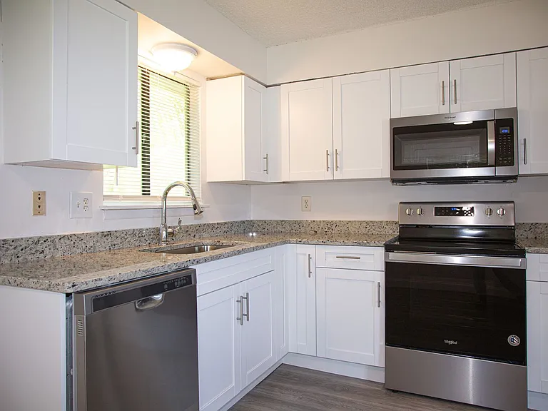 2445 Thomasson Dr — Photo 42
