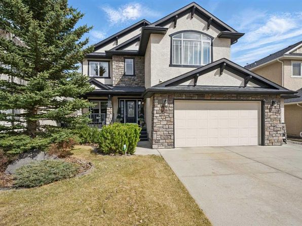 14 W Discovery Ridge Way SW, Calgary, AB T3H 5H7