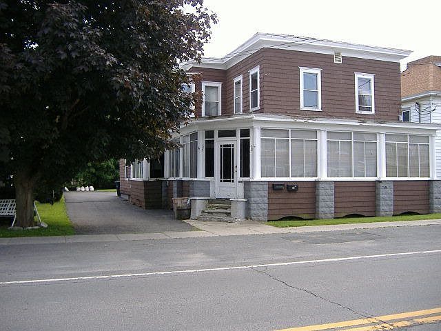 2nd image of 37 Pratt St