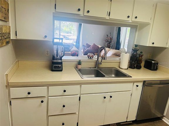 5th image of 2583 COUNTRYSIDE BOULEVARD #3201