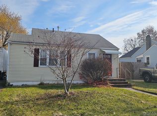 36 Eisenhower Dr, Sayreville, NJ