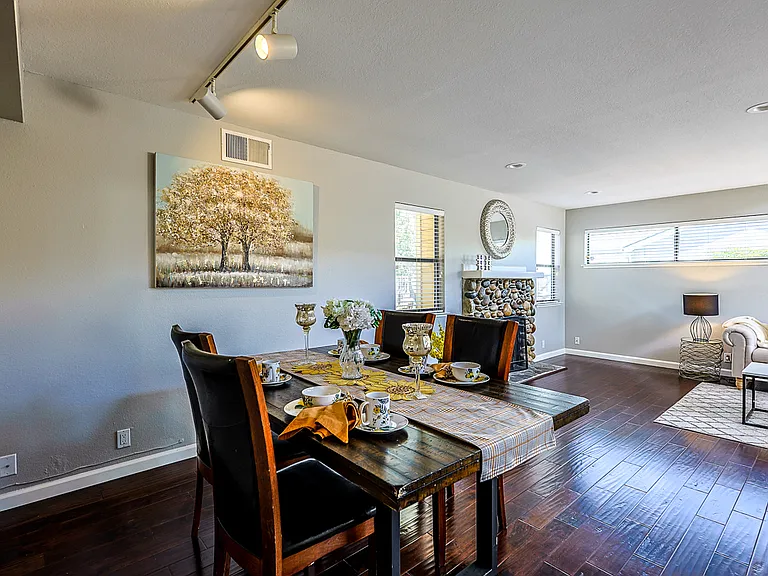 1207 Smith Ave — Photo 8